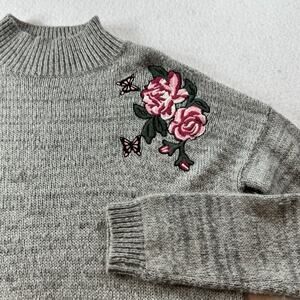 Cloud Chaser Embroidered Rose Flower Turtle Neck Sweater Small
